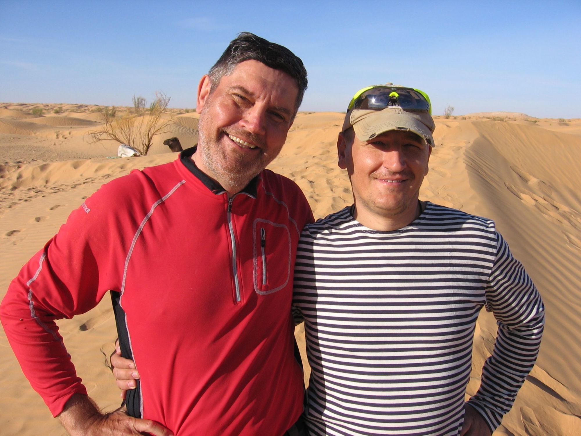 muži na poušti - Pouť Saharou 2014